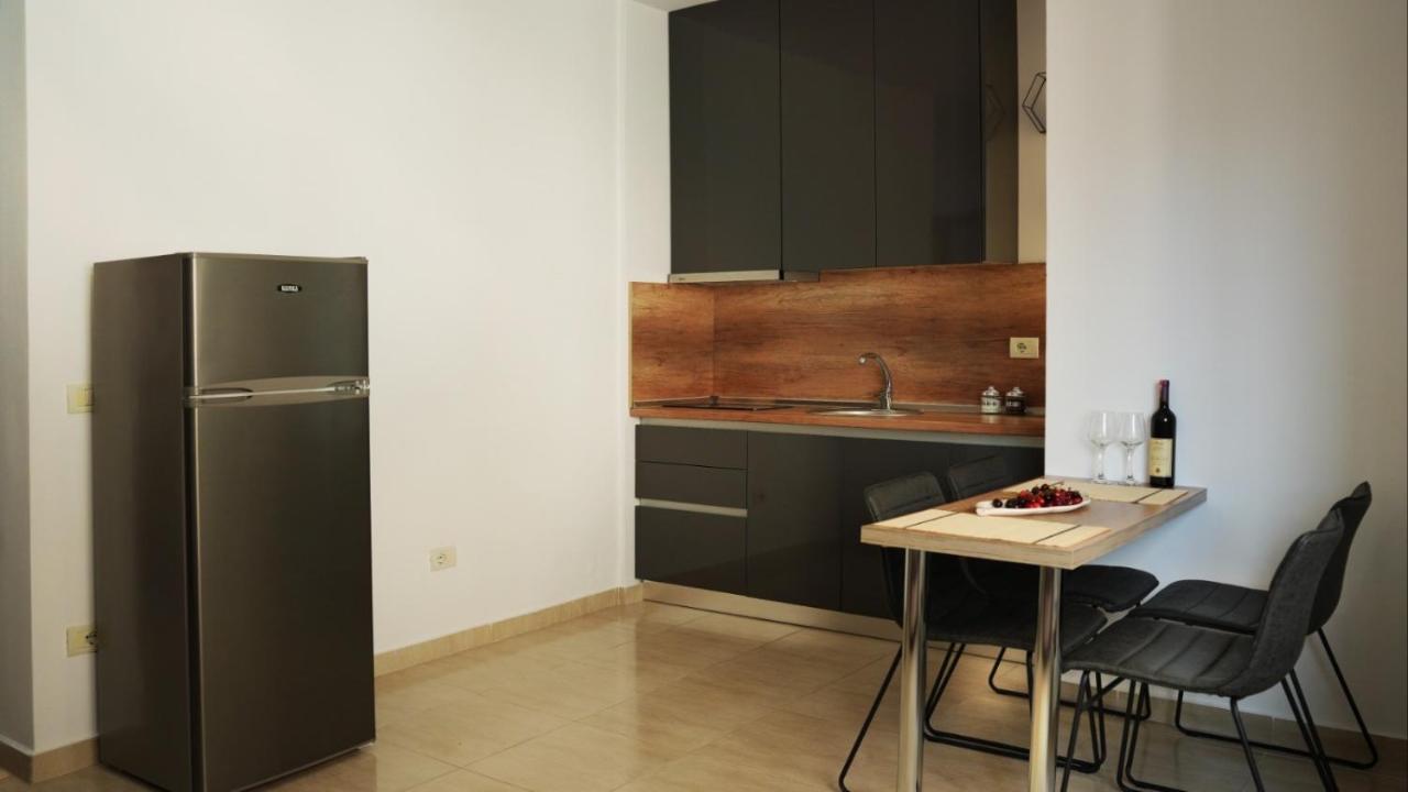 Ferienwohnung High-Tech Flat Durrës Exterior foto
